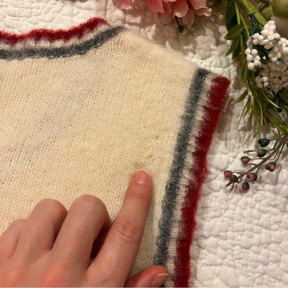 Vintage Abercrombie Wool Sweater Vest - Picture 13 of 13